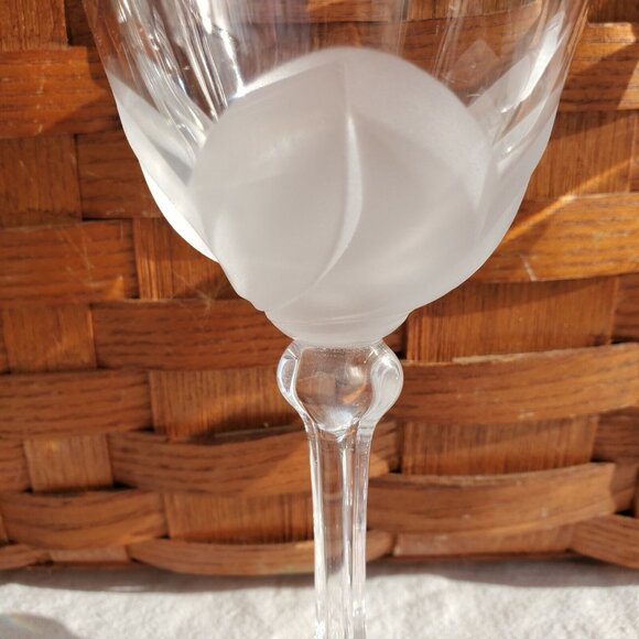 Cristal DArques Florence Crystal Water Glasses 7.2" frosted 3D petals goblet /2 - Picture 6 of 12